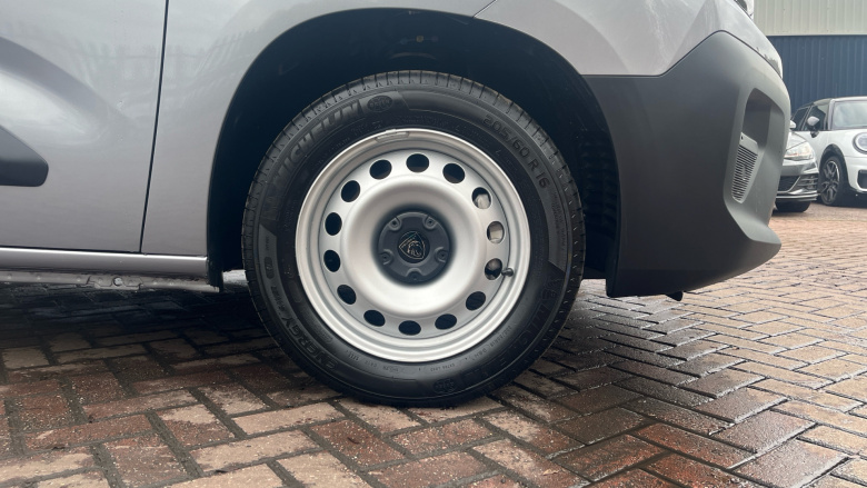 Peugeot Partner Long Diesel 1.5 BlueHDi 100 Professional Plus Van